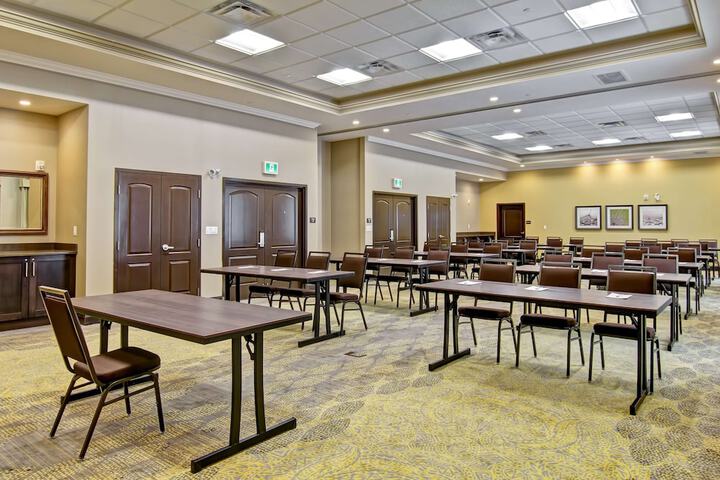 Hampton Inn & Suites by Hilton Saskatoon Airport