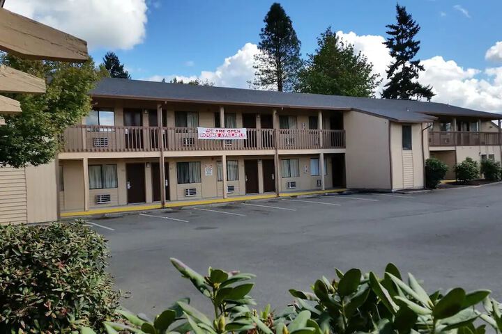 Centralia Inn