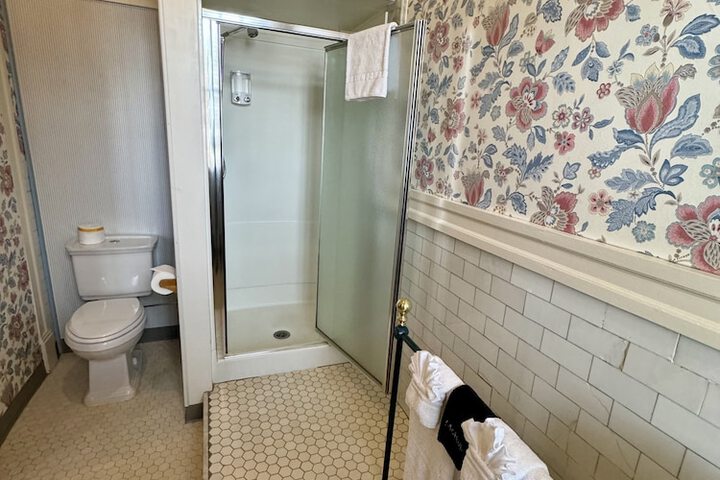 Room 28 of 67