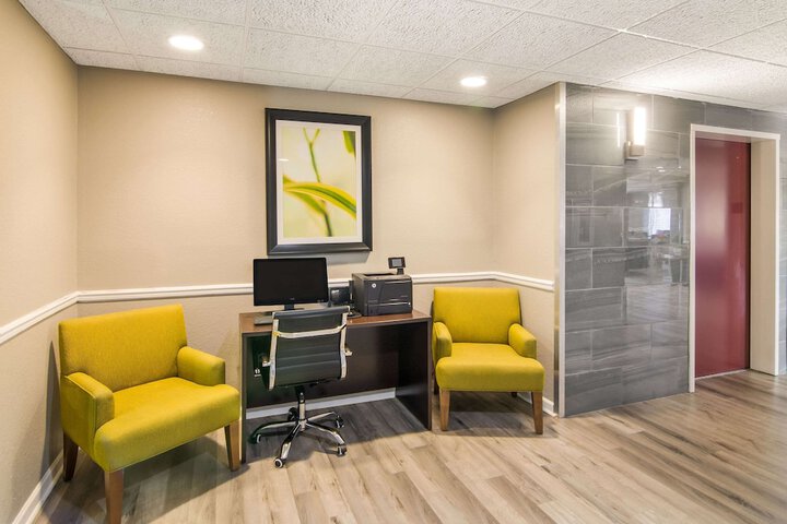 Business Center 48 of 48