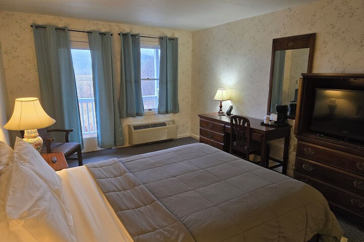 Room 9 of 24