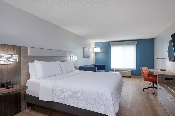 Room 14 of 35