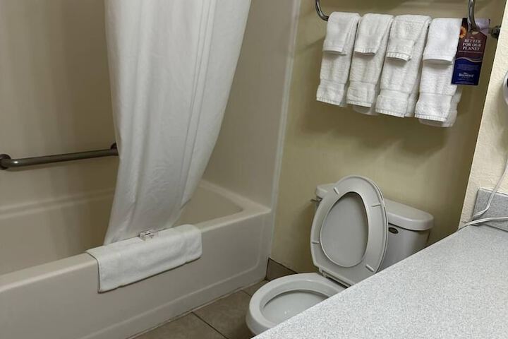 Room 14 of 46