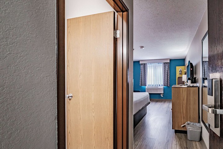 Room 25 of 52