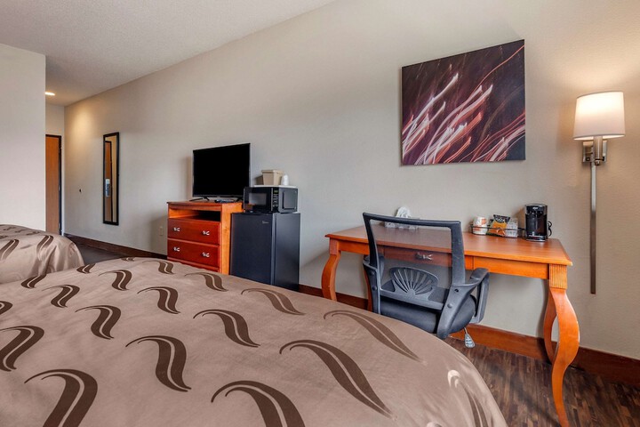 Room 10 of 29
