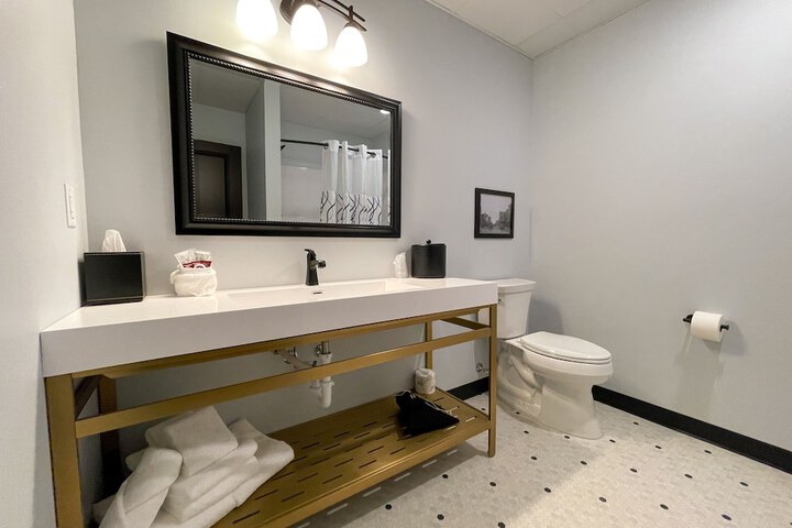 Room 4 of 14