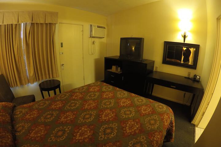 Room 34 of 38