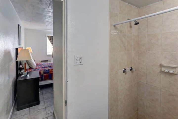 Room 52 of 72
