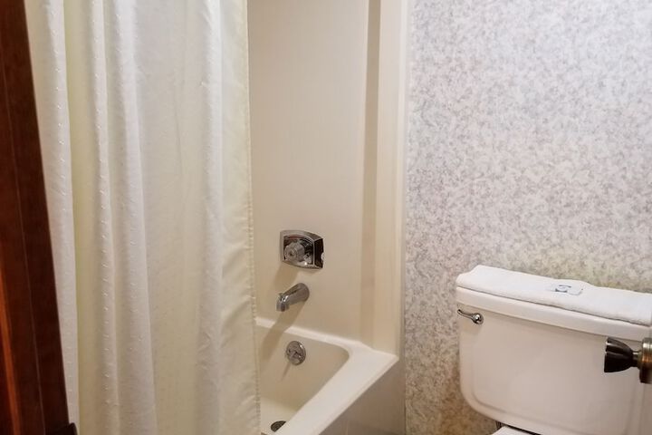 Room 27 of 51