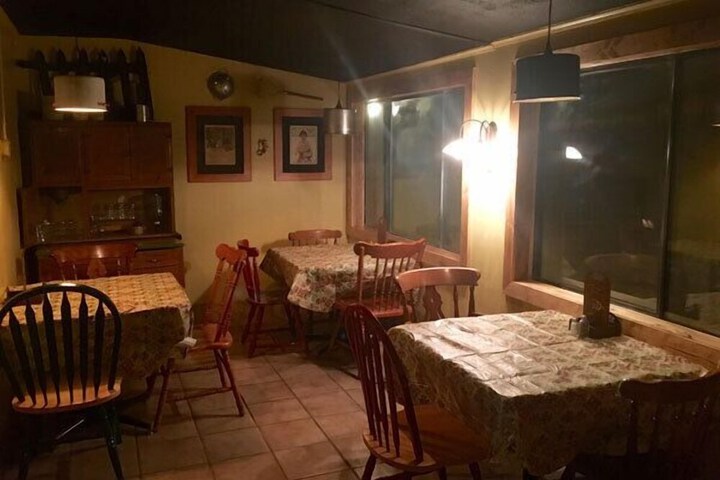 Dining 60 of 63