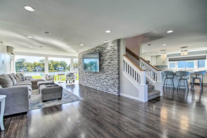 Home on Fox River: Modern Decor Style!