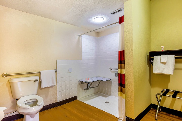 Room 18 of 34