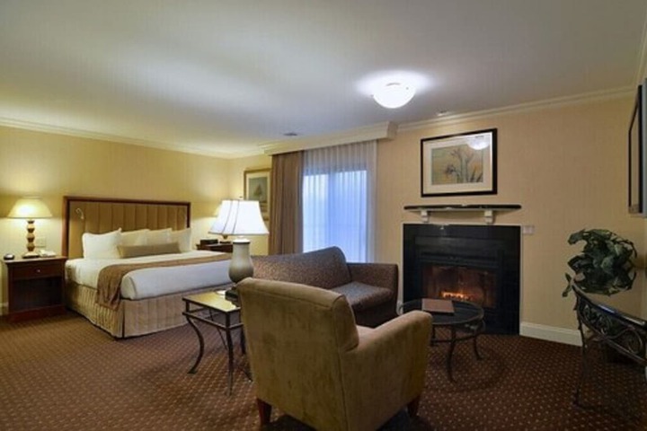 Room 42 of 80