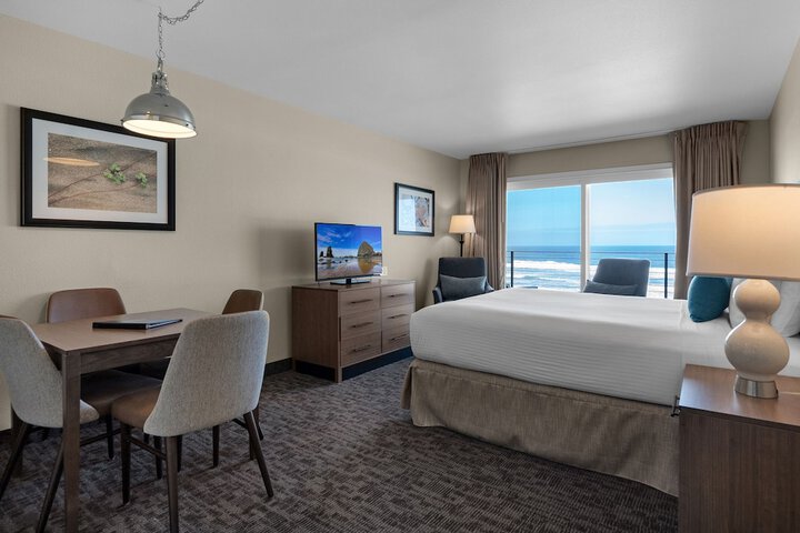 Pelican Shores Inn