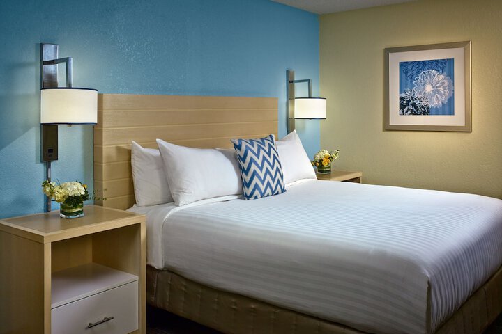Sonesta Simply Suites Cleveland Airport