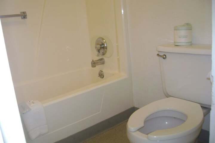Room 8 of 8