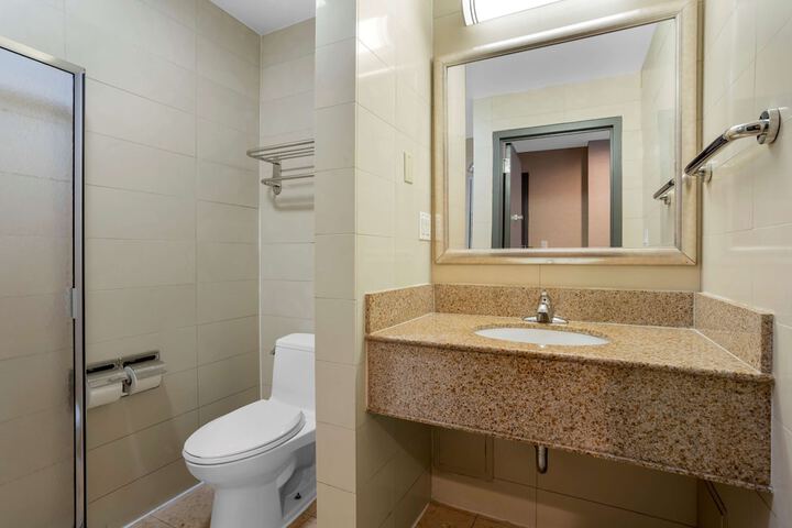 Best Western Plus Plaza Hotel