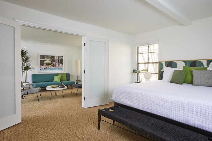 Room 10 of 11