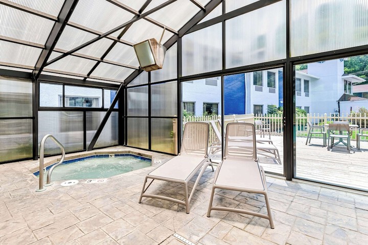 Pool 9 of 47