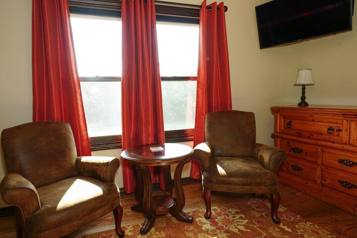 Hidden Meadows B & B