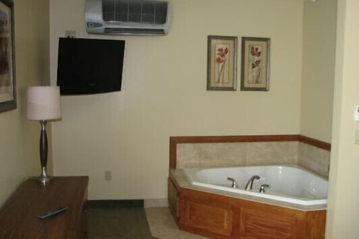 Randolph Inn and Suites