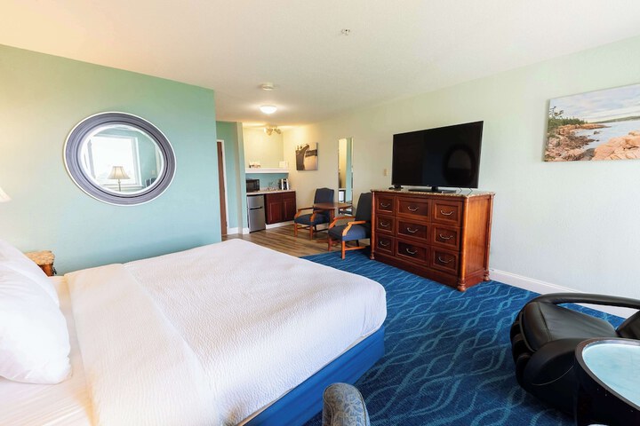 Room 135 of 199