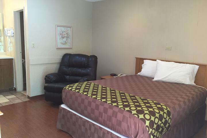 Room 75 of 100