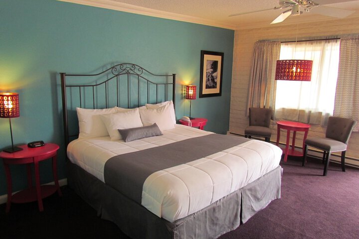 Room 18 of 37