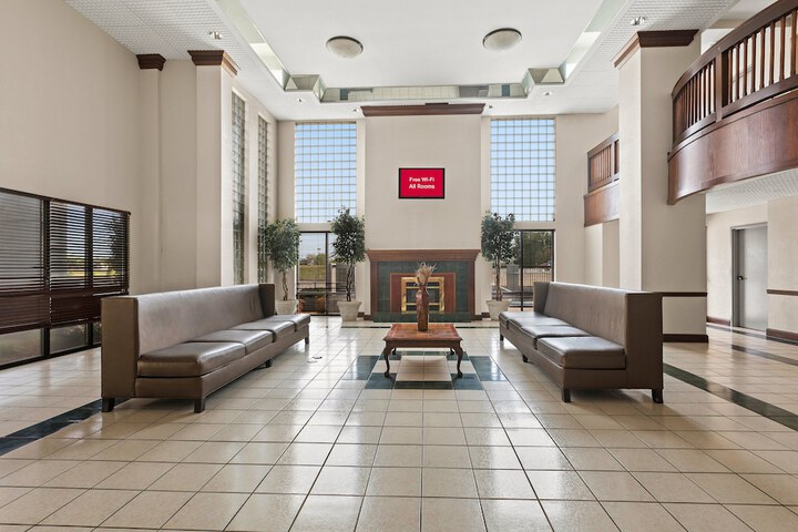 Hotel Interior 7 of 33