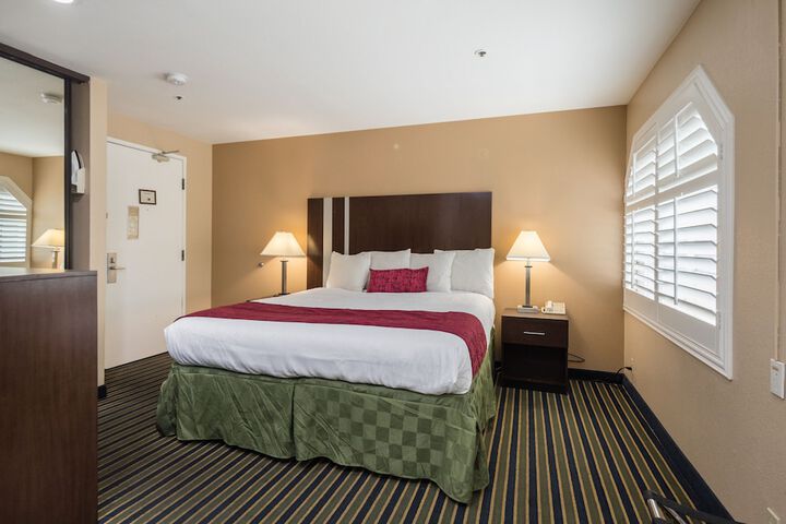 Room 16 of 22