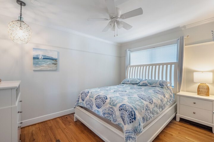 Surfside Cottage by Topsail Realty