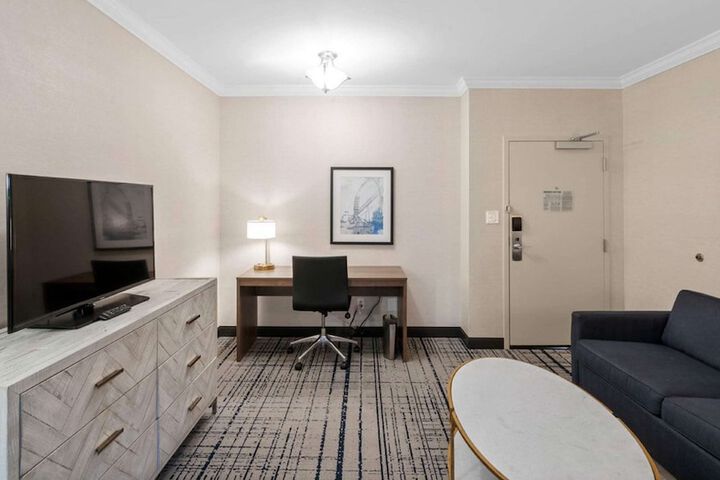 Room 26 of 43