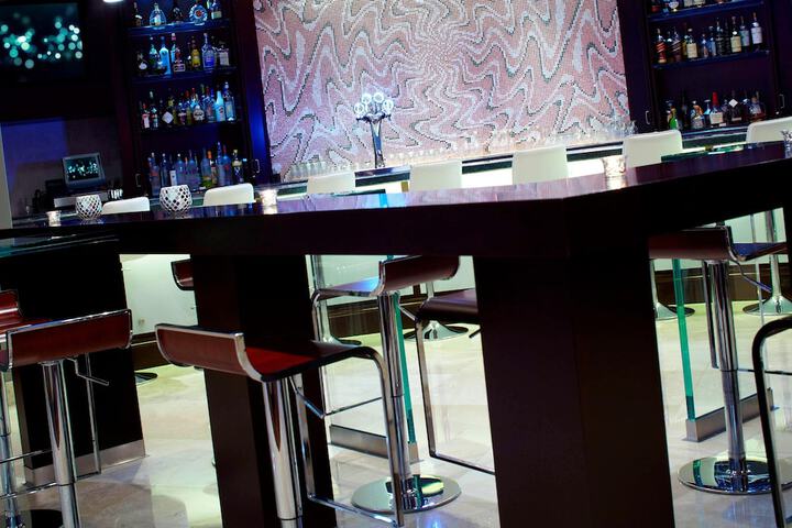 Lounge 49 of 56
