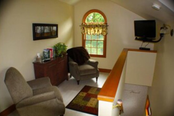 McKenzie House B & B