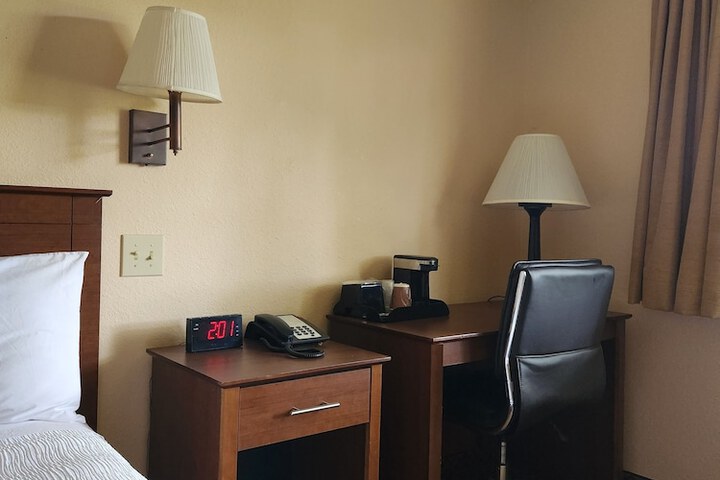 Luxury Inn & Suites