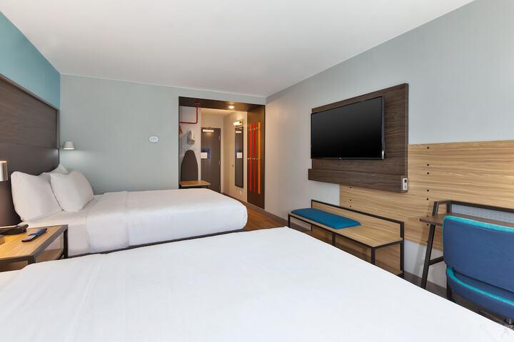 Room 14 of 18