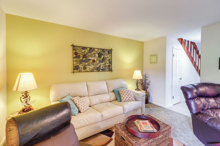 2 Mi to Rainbow Springs: Dunnellon Townhome