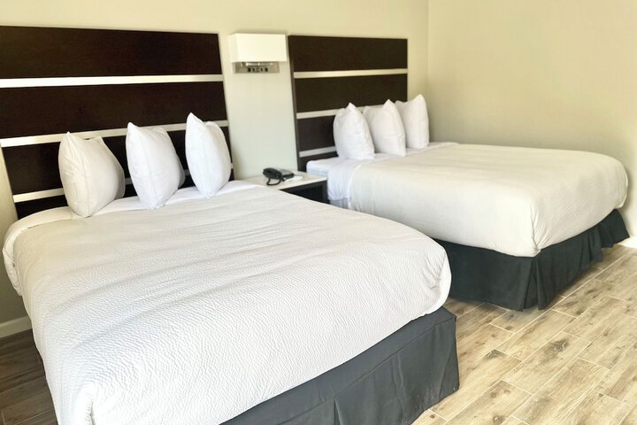Room 7 of 12