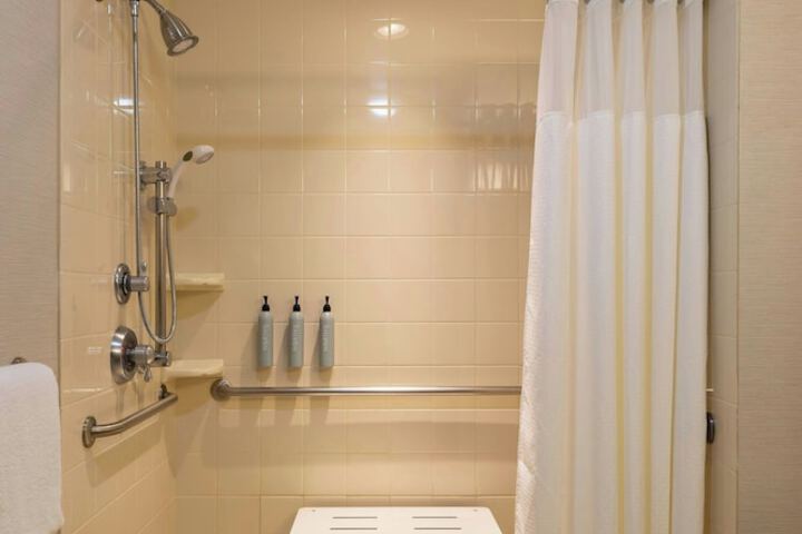 Courtyard by Marriott Madison West Middleton