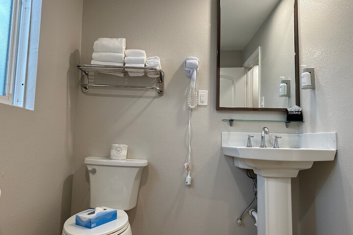 Room 26 of 34