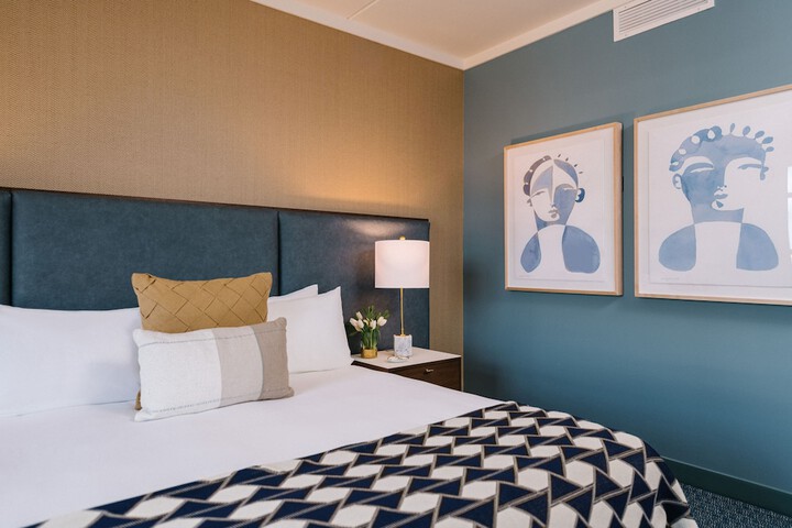 Room 15 of 46