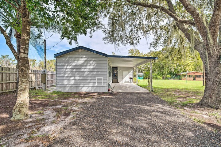 Peaceful Canal-front Retreat w / Boathouse!