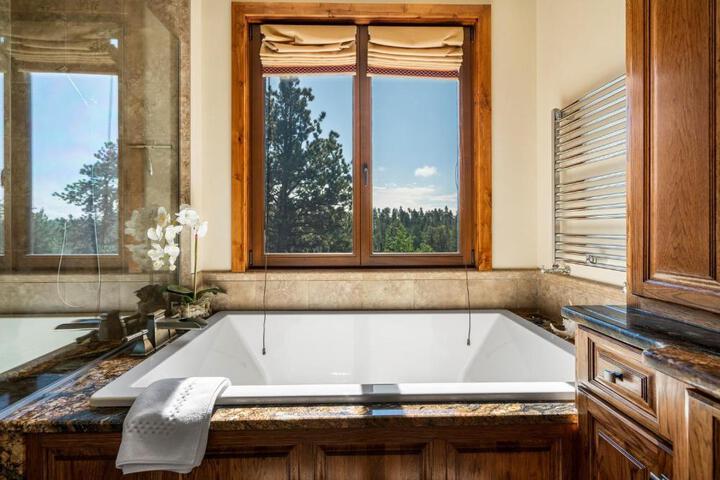 Off Grid Luxury Experience