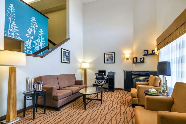 Hotel Interior 7 of 29