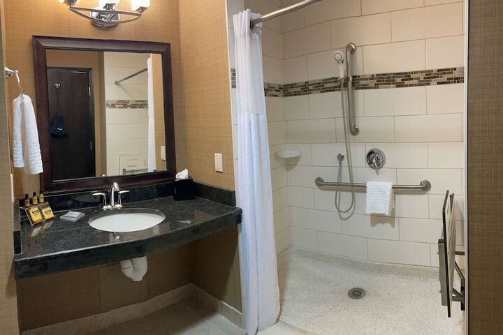 Room 26 of 39