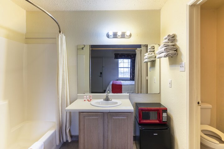 Room 17 of 29