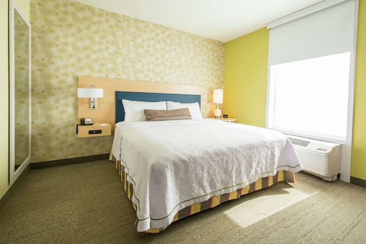 Room 26 of 38