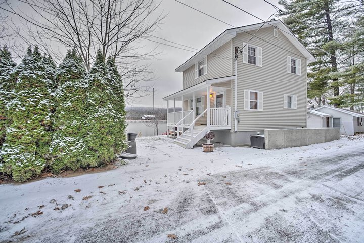 Lake Luzerne Home w / Fire Pit on Hudson River