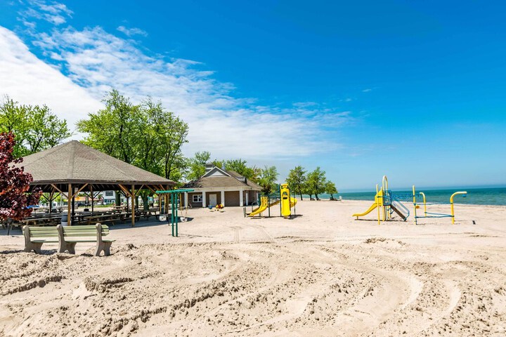 Sodus Point Home - Walkable to Beach!