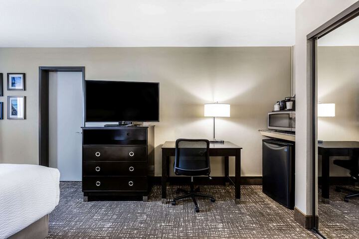 Room 13 of 30